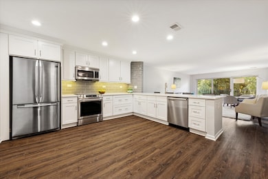 441 N Park Blvd unit 2J, Glen Ellyn, IL 60137 - photo 3