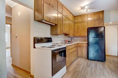 321 W 19th St, Auburn, IN 46706 - photo 7