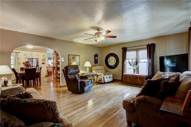 805 N Broad St, Guthrie, OK 73044 - photo 6