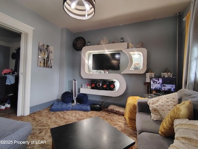 522 N Washington St, Wilkes Barre, PA 18705 - photo 3