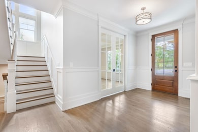 469 S Sunnyside Ave, Elmhurst, IL 60126 - photo 3