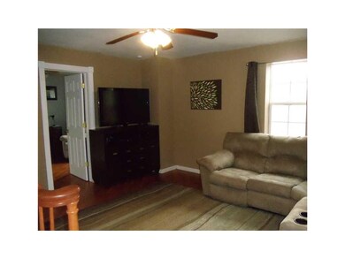 Family Room-L1.