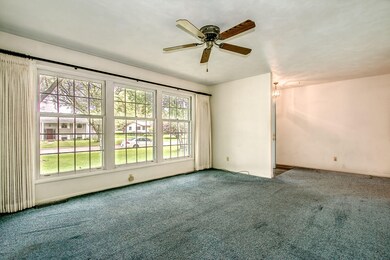 Living Room (2)