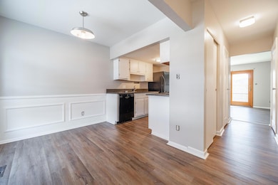 106 Tarryton Ct E unit 8C, Columbus, OH 43228 - photo 3