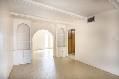 2241 E Heatherbrae-6