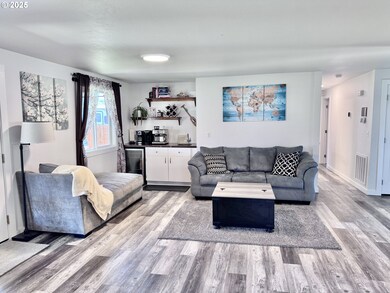 575 Broadway St, Baker City, OR 97814 - photo 4