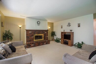 209 W Charter Dr, Muncie, IN 47303 - photo 3