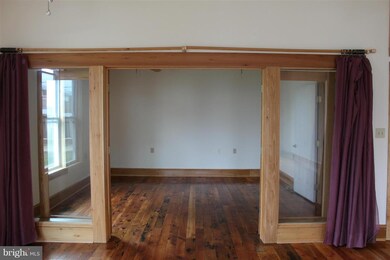 215 Piccadilly St, Edinburg, VA 22824 - photo 5