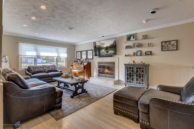 06-Family Room