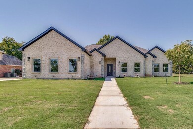 2009 Bois d Arc Dr unit D, Bonham, TX 75418 - photo 2