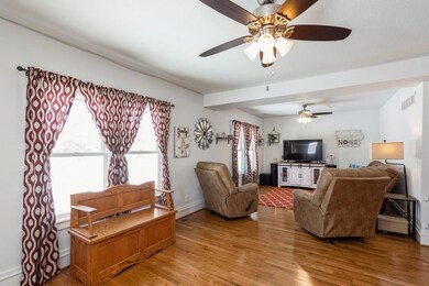 617 Metcalf St, Maxwell, IA 50161 - photo 3