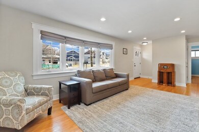 464 N Emery Ln, Elmhurst, IL 60126 - photo 3