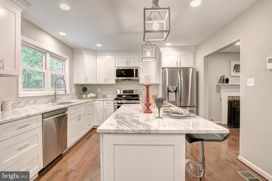 8105 W Point Dr, Springfield, VA 22153 - photo 6