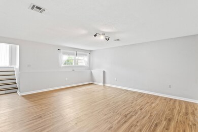 9 E Ridge Rd, MerriMacK, NH 03054 - photo 3