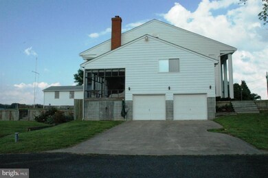 620 Shore Dr, Colonial Beach, VA 22443 - photo 4