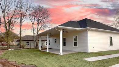 810 S 4th St, Bonham, TX 75418 - photo 2