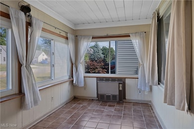 263 S Main St, Youngstown, OH 44515 - photo 2