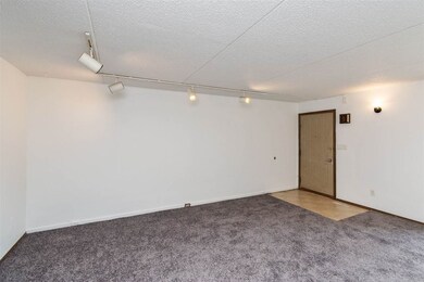 2955 Bowling St SW unit 138, Cedar Rapids, IA 52404 - photo 4