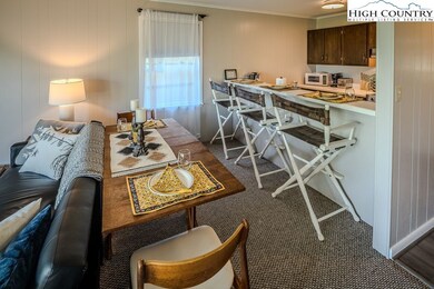 Dining & Kitchen
