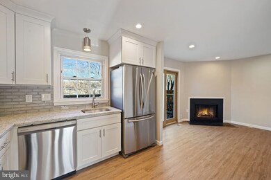 3025 Hickory Grove Ct, Fairfax, VA 22031 - photo 7