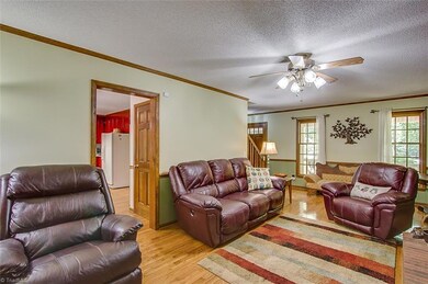 1975 Taylors Creek Dr, Asheboro, NC 27205 - photo 3