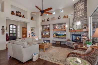 007_Living Room