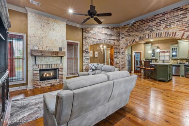 6-web-or-mls-315 Emerald Way-6