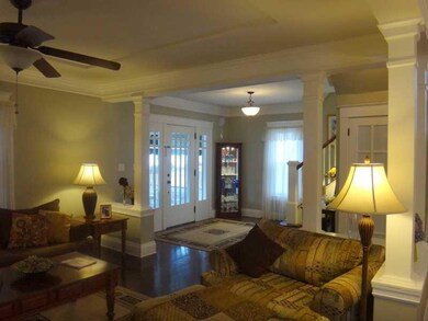 Entry/Foyer.