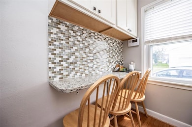 Eat in kitchen