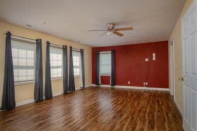 Holt_437NWilliamsAve-12