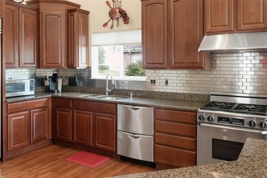 42 inch custom cabinets with crown molding, granit