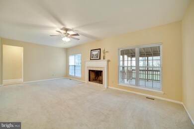 9571 Oakenshaw Dr, Manassas, VA 20110 - photo 4
