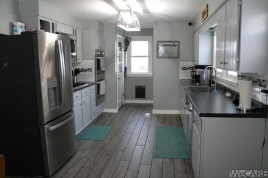 Photo 6