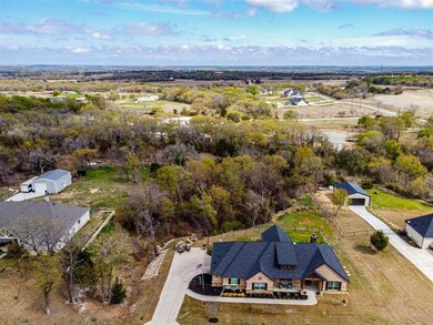 208 Scenic Wood Dr, Azle, TX 76020 - photo 4
