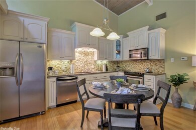 2423 Kavanaugh Blvd unit 7, Little Rock, AR 72205 - photo 5