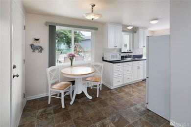 17419 Gravenstein Rd, Bothell, WA 98012 - photo 4