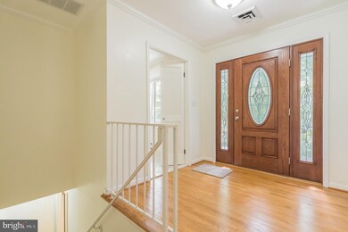 9012 Ellenwood Ln, Fairfax, VA 22032 - photo 4