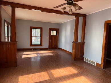 811 1st Ave NE, Oelwein, IA 50662 - photo 3