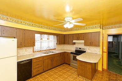 472 9th Ave, Troy, NY 12182 - photo 6