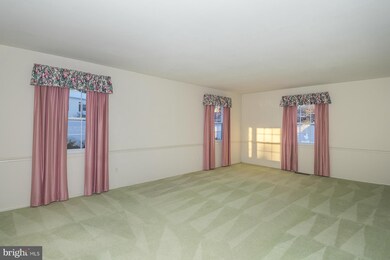 12016 Tulip Grove Dr, Bowie, MD 20715 - photo 5