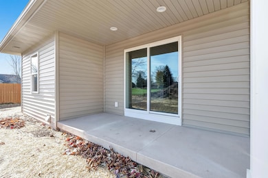 475 Earnhardt Ct, Green Bay, WI 54311 - photo 3