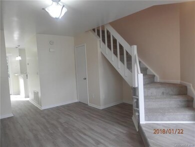 Great Room w/ Entertainment or Office Nook