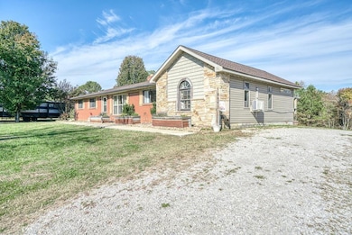 8597 Chaffin Rd, Baxter, TN 38544 - photo 2