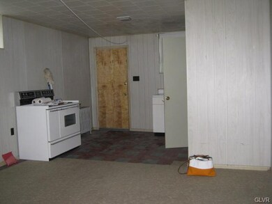 230 East St, Coaldale, PA 18218 - photo 3