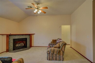 1229 NE 23rd St, Moore, OK 73160 - photo 5