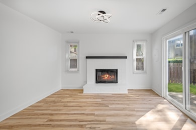 822 Texas Ct, Carol Stream, IL 60188 - photo 7