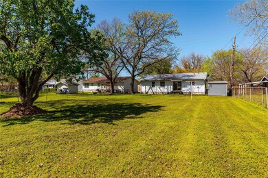 2308 N Main St, Bonham, TX 75418 - photo 3