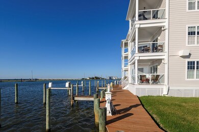 Fish & Crab from the Dock - and 221 has its own Bo
