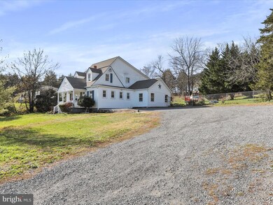 733 Capon St, Strasburg, VA 22657 - photo 2