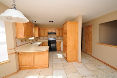 1305 W Twin Oaks St, Broken Arrow, OK 74011 - photo 6